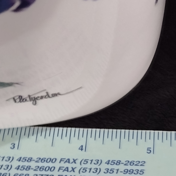 Tissue holder - Picture 10 of 11